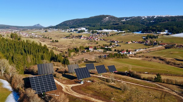 prise de vues aérienne par drone panneaux solaires franche-comté prise de vues aérienne par drone panneaux solaires franche-comté
